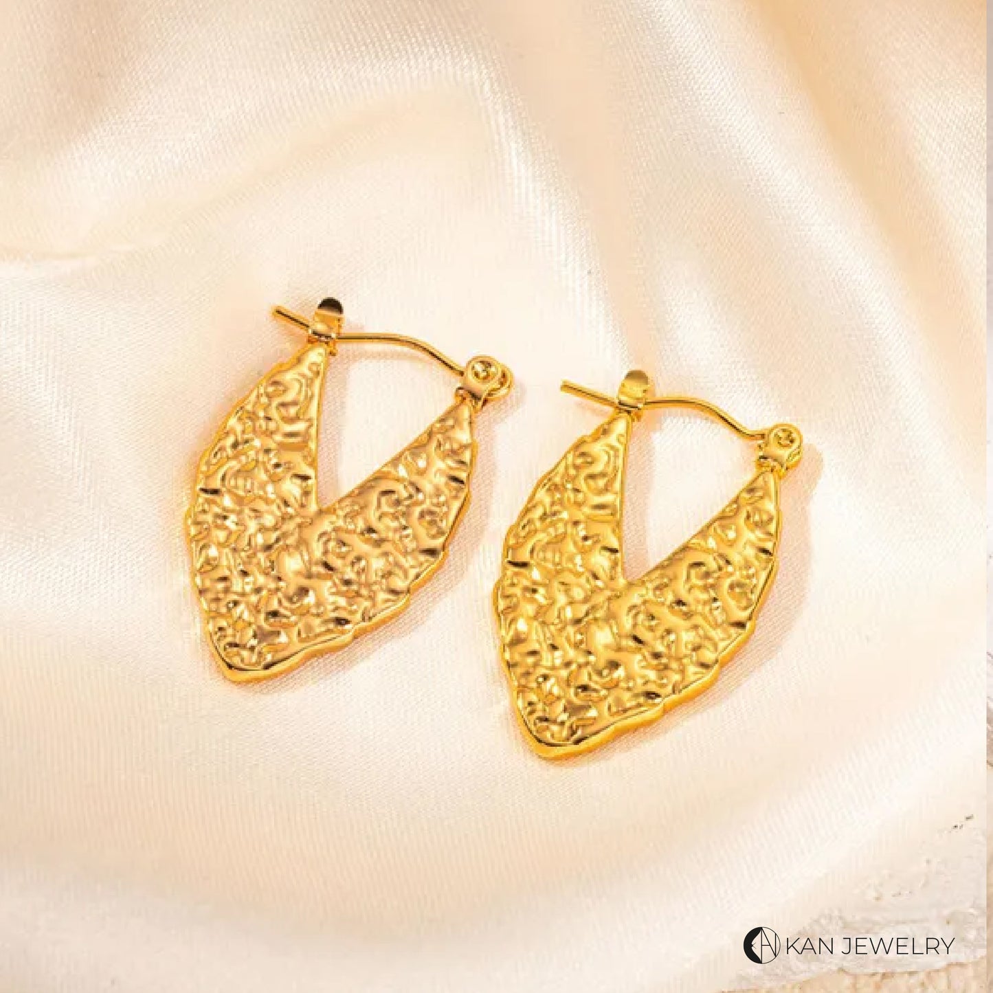 Aretes de acero de titanio Dorados