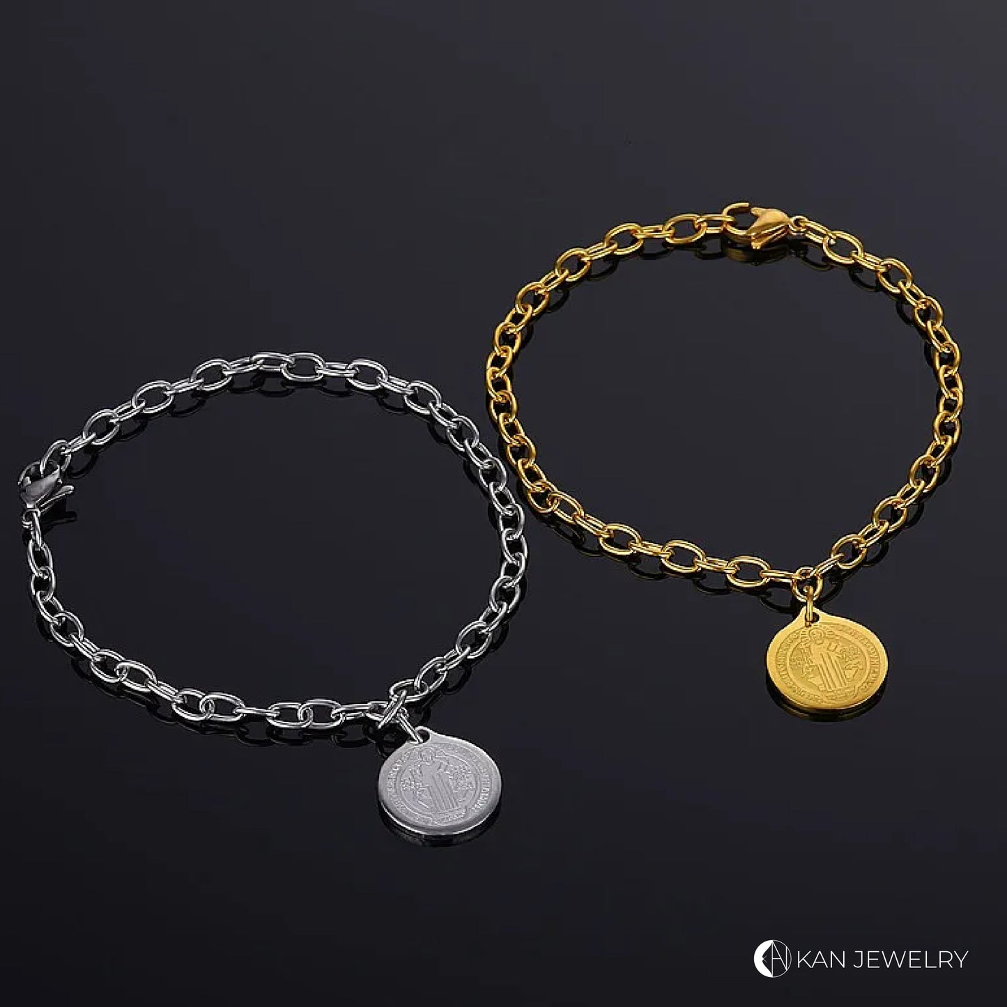 Pulsera San Benito Unisex de acero inoxidable chapada en oro de 18K