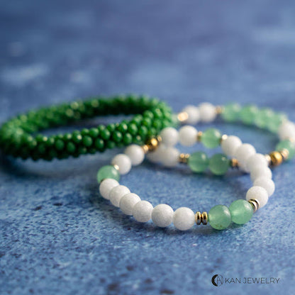 Conjunto de pulseras con piedra jade verde, jade blanco y cristales verdes